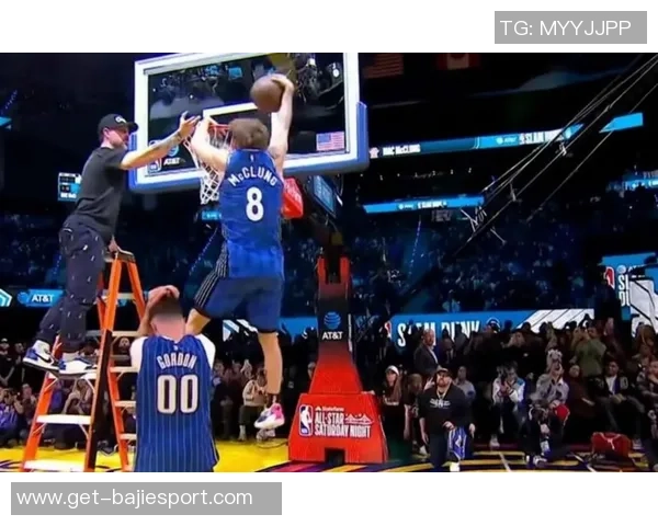 卡斯尔表现出色25分钟内高效砍下16分9助攻仅1次失误助力球队胜利